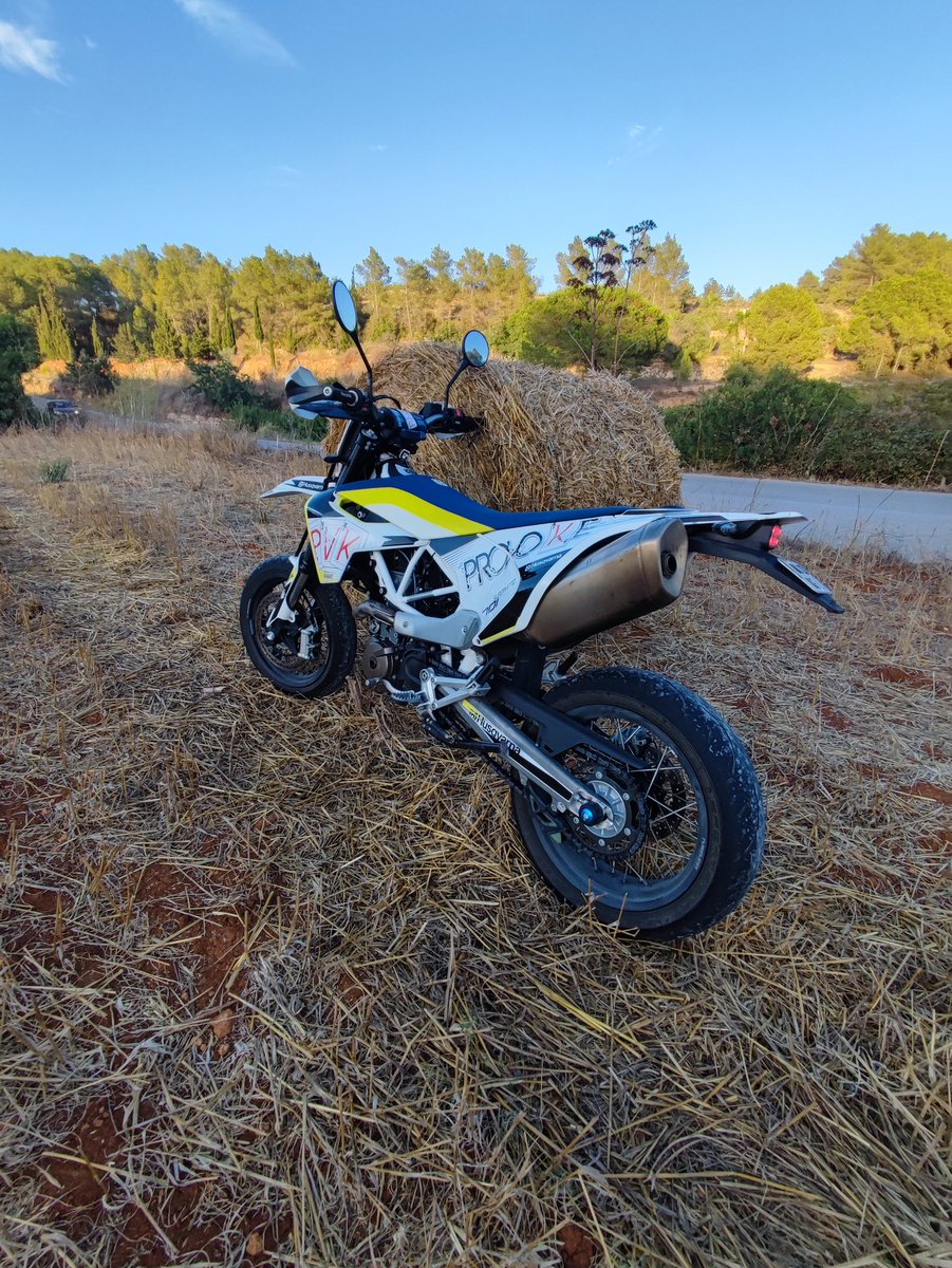 ProvokeBrand's tweet photo. Having fun with the beast 🔥🤩
#husqvarna #supermoto701 #supermotard #ibiza https://t.co/HtkK6PwqiR