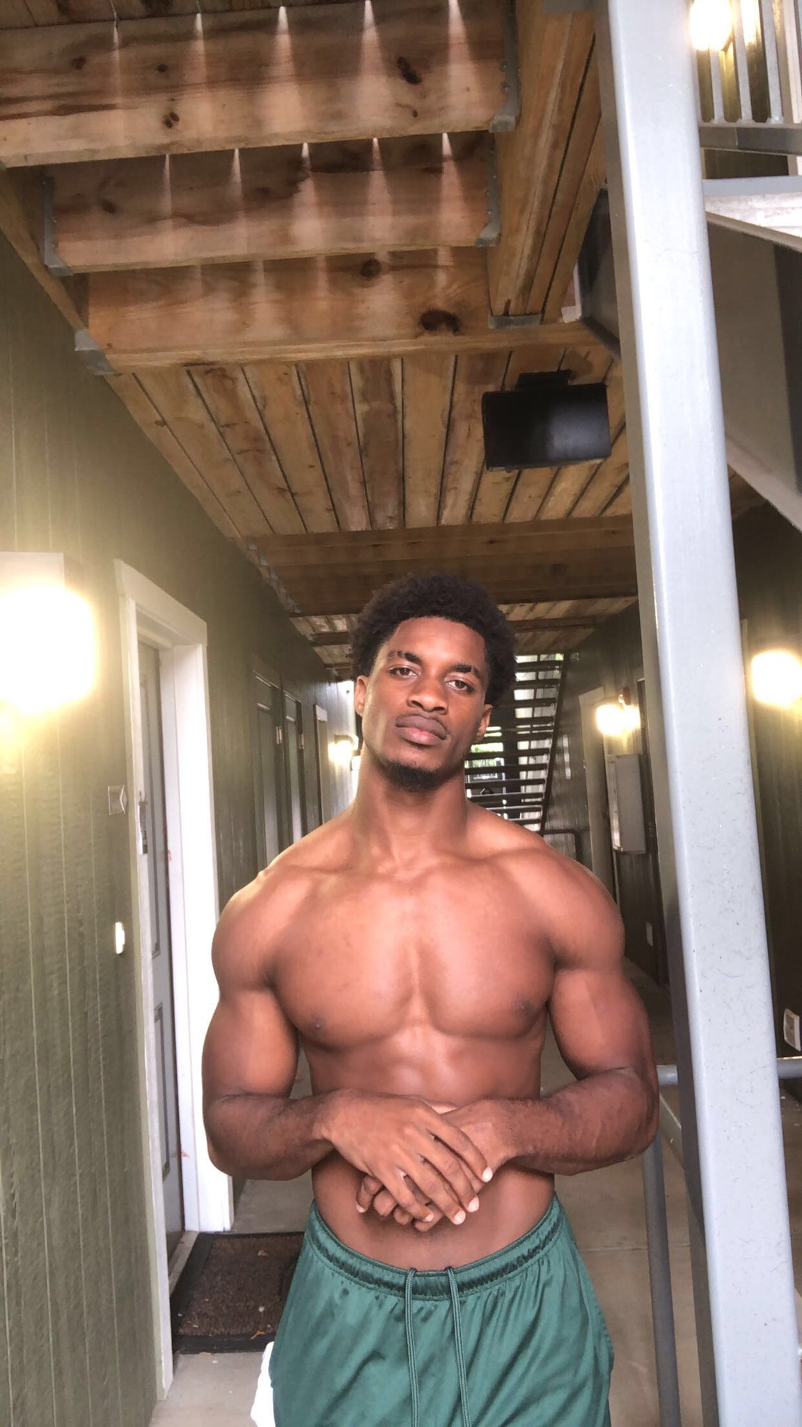 INSTAGRAM: thurlowwilk1ns on Twitter: "I’m so hot they wanna fan me