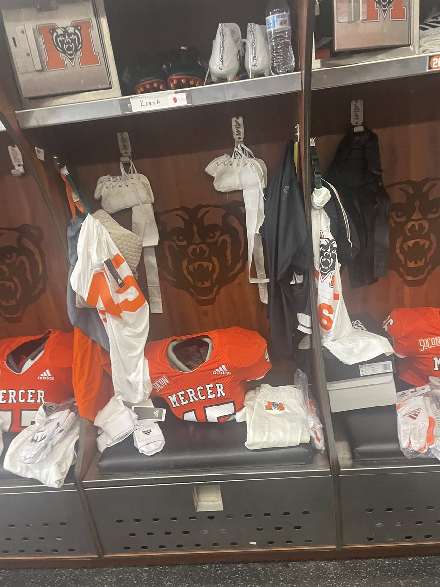 BroganKorta_'s tweet photo. First college game day! https://t.co/BEeMGIdQLc
