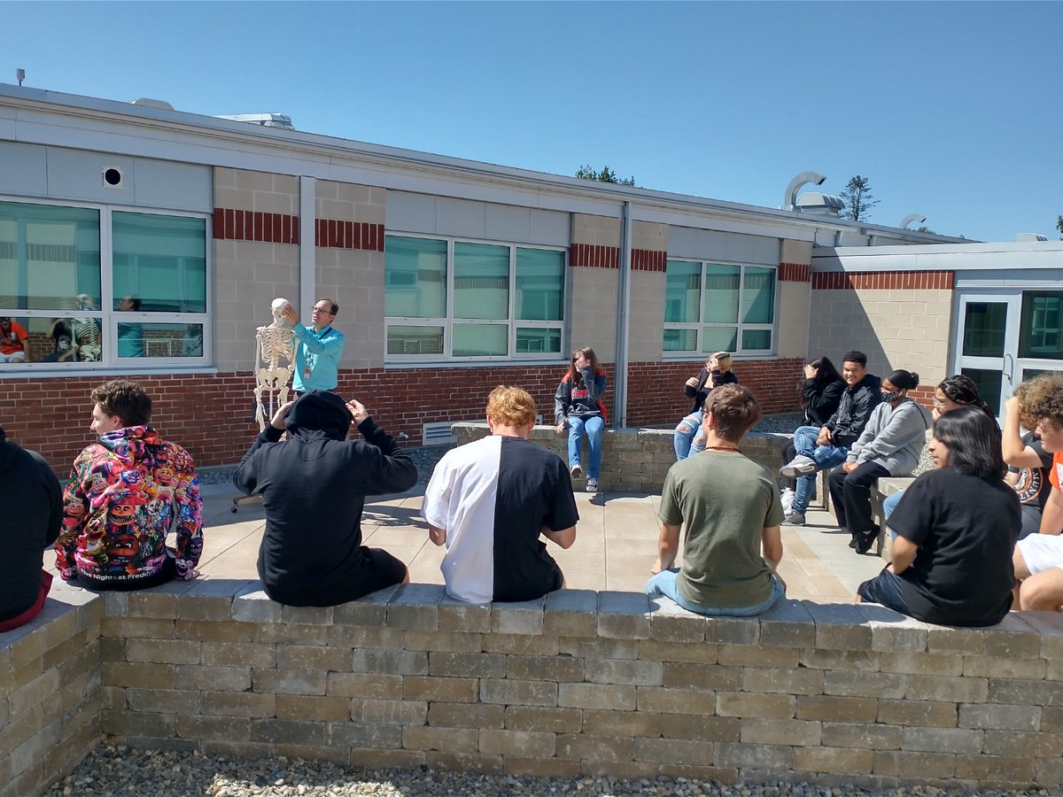 HanoverHS's tweet photo. Mr. Krupinski putting our brand new outdoor classroom to use on this beautiful day. #hpsdawesome https://t.co/uW3UWvf0Q9
