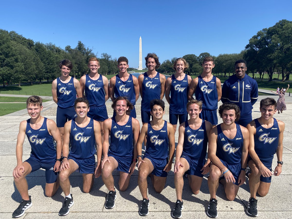 GWXCTrack's tweet image. Photo day for the whole team! Nothing like a photo shoot on the National mall! @GWsports @GWtweets #onlyatGW