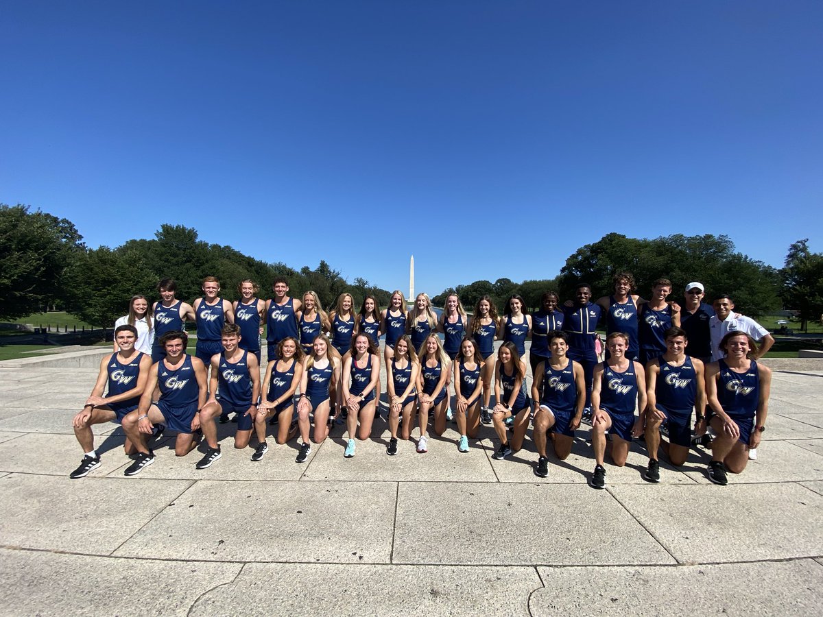 GWXCTrack's tweet image. Photo day for the whole team! Nothing like a photo shoot on the National mall! @GWsports @GWtweets #onlyatGW