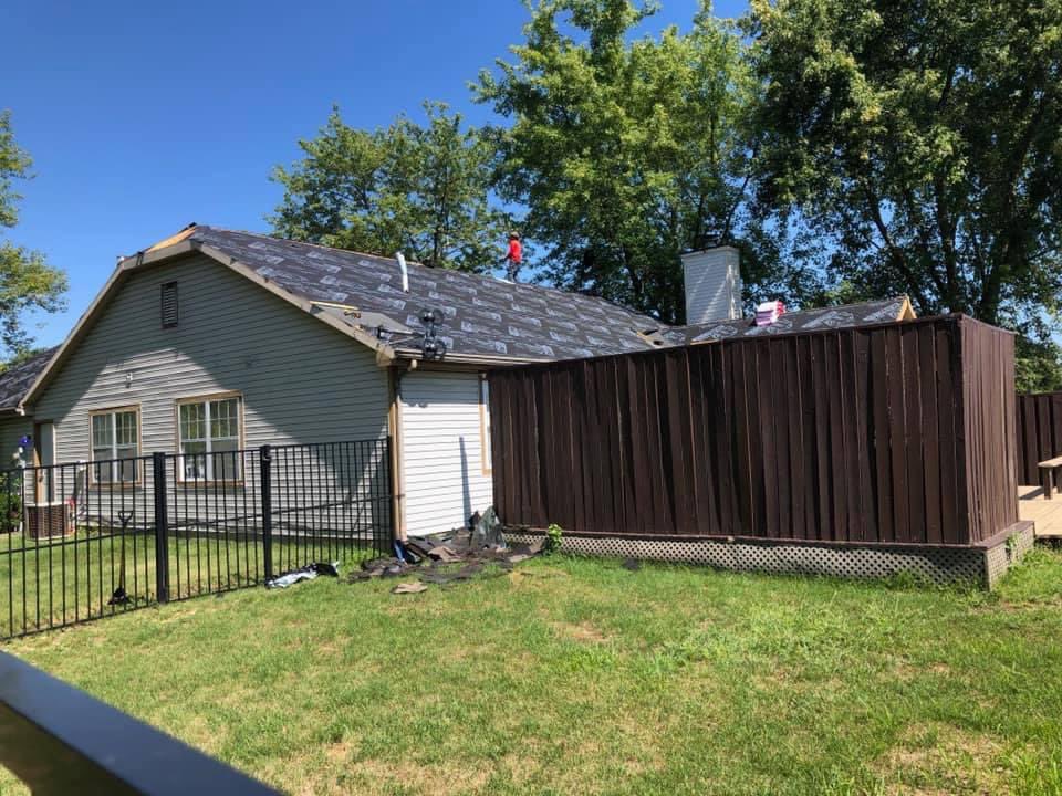 ReesRestoration's tweet photo. 1 of the 11 projects we are completing today. This particular one is in Lawrence. 225 projects completed in July and August. We love to help homeowners protect their house! https://t.co/c1d1NIJnb2