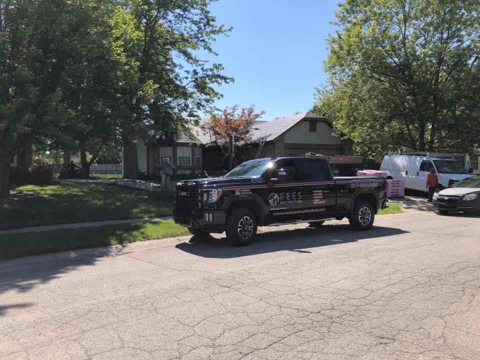 ReesRestoration's tweet photo. 1 of the 11 projects we are completing today. This particular one is in Lawrence. 225 projects completed in July and August. We love to help homeowners protect their house! https://t.co/c1d1NIJnb2