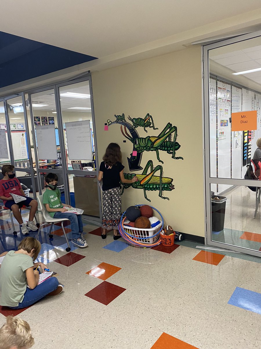 Thank you Mrs. Carrecetto for creating such beautiful murals to help our classes learn <a href="/SandersSMES/">Sanders Mem Elementary, Pasco's 1st STEAM Magnet</a> <a href="/ArtatSanders/">SMESart</a>
