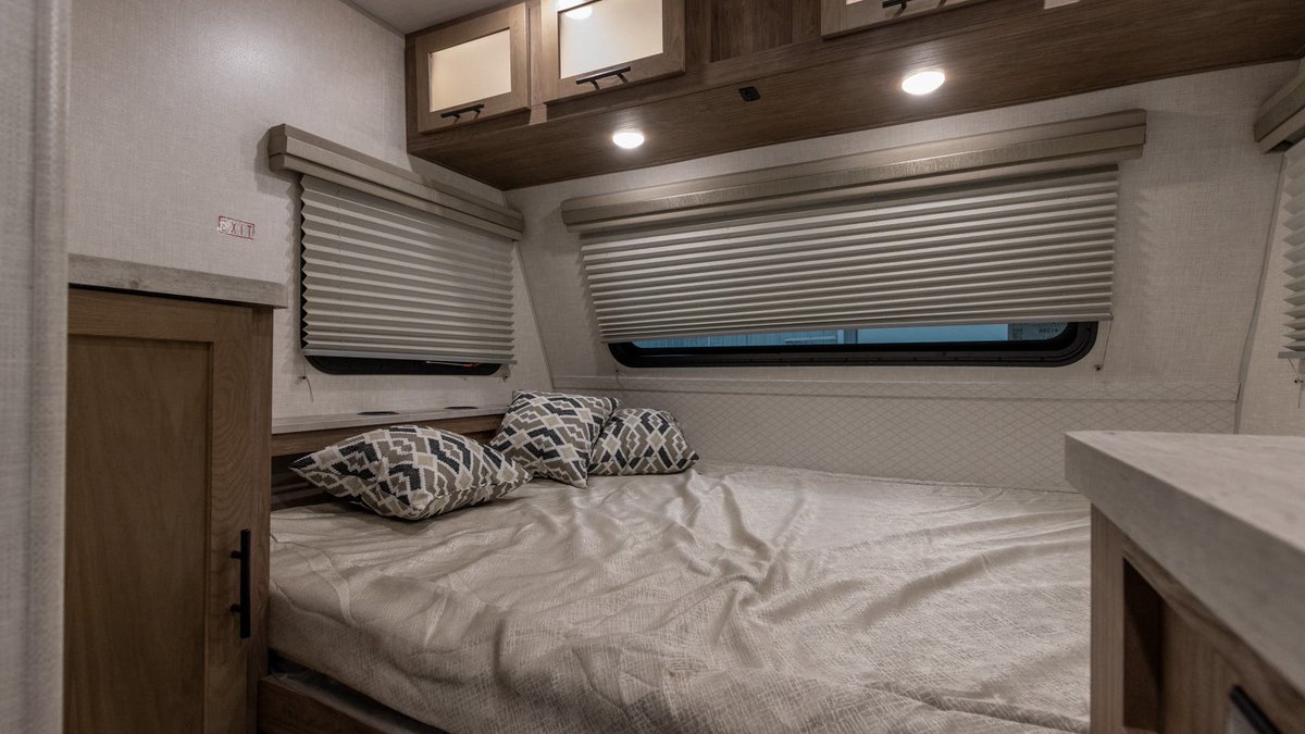 TerryTownRV's tweet photo. Get camp ready and unplug in the 2021 Forest River No Boundaries NB19.1. Rest easy in this Toy Hauler which comfortably sleeps 4. It features a stove with 2 oven burners, Mid-Size refrigerator, and more. Interested in taking a tour? Give us a call at (616) 213-0188! https://t.co/2ZMabxAB20