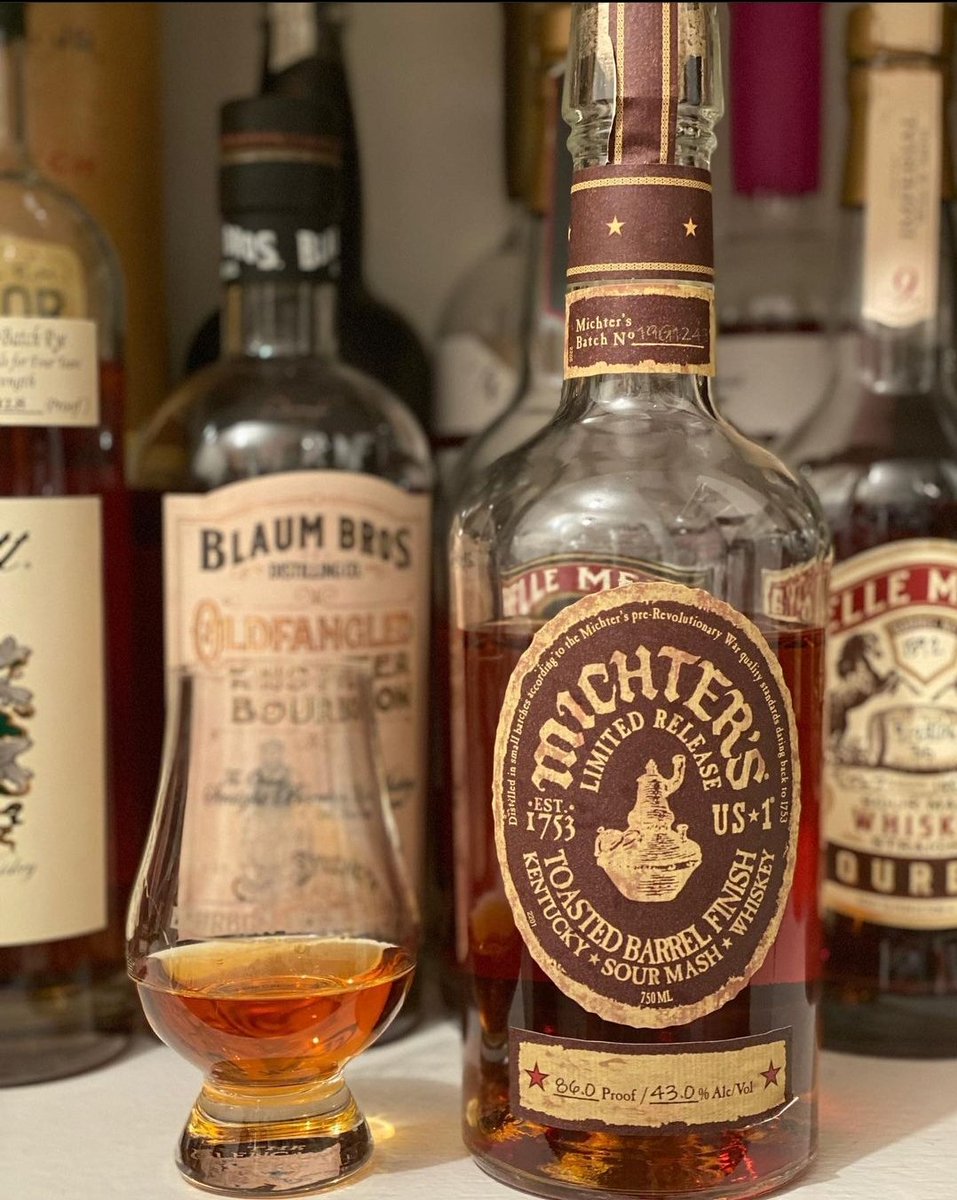 TheRealObie29's tweet photo. I prefer my whiskey from Kentucky🇺🇸🥃
My cigars from Nicaragua🇳🇮
My racing on short tracks🏁
My music from Omaha 👽🤘🏻
#IYKYK
#311Week https://t.co/jousaONXCW