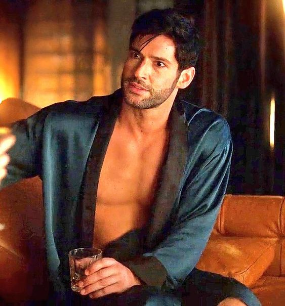 bebec_rebecca's tweet photo. This family dinner oneshot is doing whatever it wants with my muse. Or is it rather the contrary?
(...)
I should take some rest 😅😂
#probablybullshit to delete/write better later
#CrazyMuse
#LuciferFanfiction
#Fanfiction #Iamtired #andcrazy https://t.co/1C7Nsv0q4y