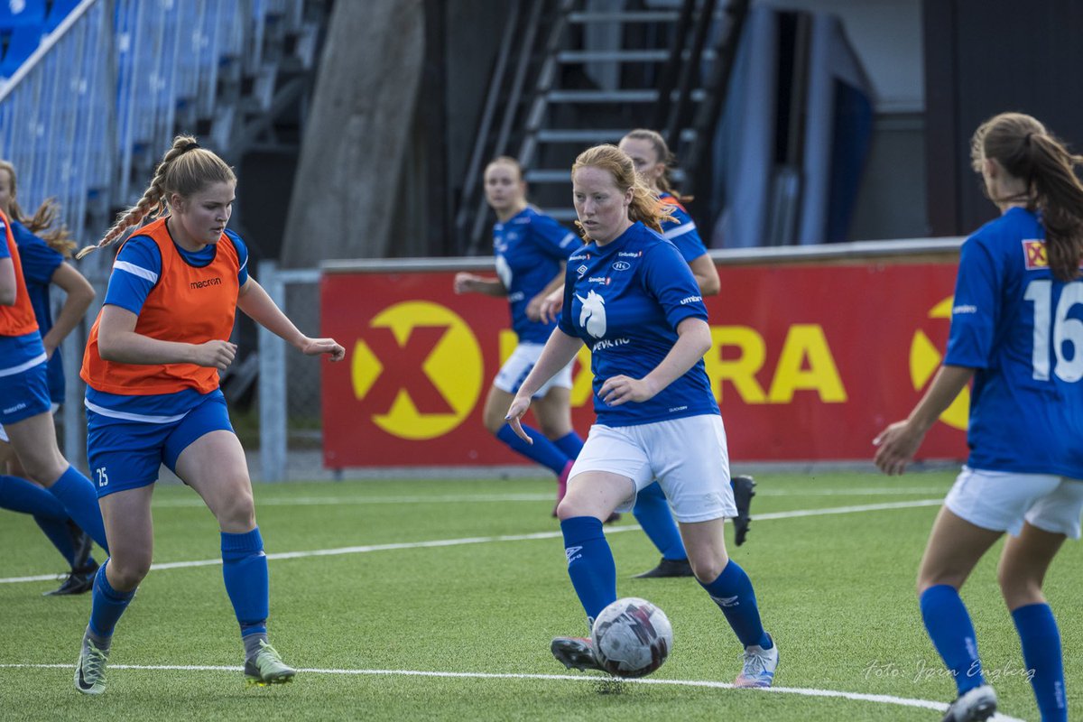 3.div: Ranheim 3-2 Gimse (0-1).

Målscorere (assist): Marte (M.Røkke), M.Røkke (Thea G) og selvmål (Tiril R). 
Meget tøff batalje mot er fysisk robust Gimse-lag som virkelig ga oss kamp!MEN! 3poeng blir igjen i fjæra💙⚽️
 #forzaranheim 

📸 Sportsfotograf_Engberg