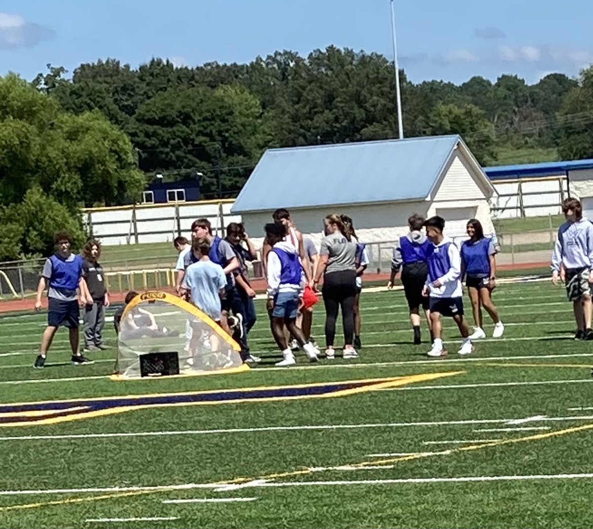 SafflesSlater's tweet photo. Ss @WalkerValleyHS in @WVHSwellness are loving the new turf field for team handball! @BradleySchools @TNSchoolHealth  #tncoordinatedschoolhealth @j_stone10 https://t.co/6dCww9MZy7