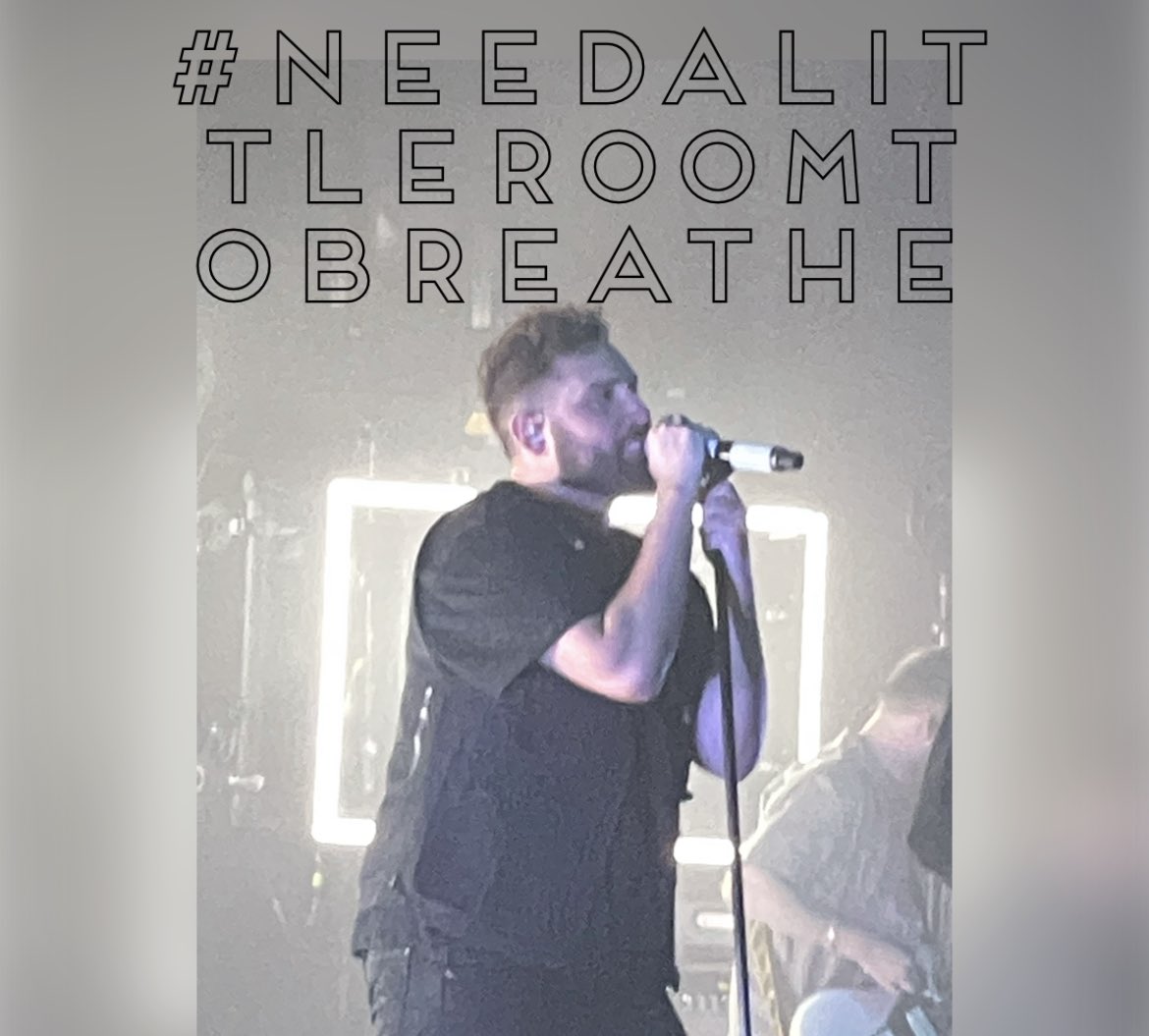 Hell yeah! #roomtobreath #youmeatsix #luvwin2years! <a href="/HellsBells2284/">Helen McSweeney 🖤</a> <a href="/youmeatsix/">You Me At Six</a> <a href="/McrAcademy/">Manchester Academy</a>