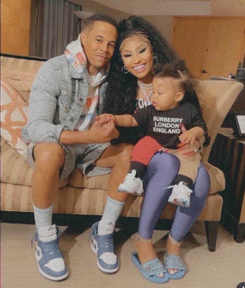 Barbie_Marajj's tweet photo. Really is the cutest family @NICKIMINAJ I’m so happy for you mamas 🥺💖 https://t.co/6EJnZcMi8y