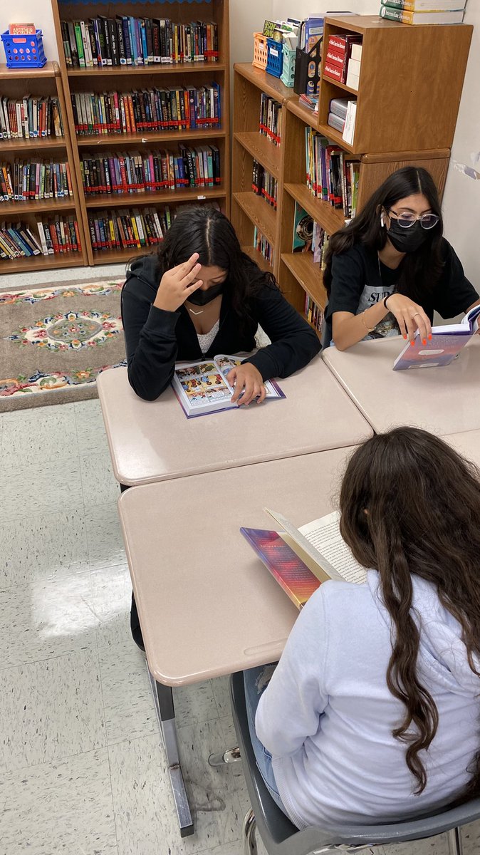 Finding our reading territory today with my students at <a href="/SterlingMiddle1/">Sterling MS</a> as we continue to build our community of readers and writers! Together they set expectations for themselves and each other during our #readingworkshop <a href="/MichelleCPicard/">Michelle Picard</a> <a href="/LCPSOfficial/">LCPS News</a>