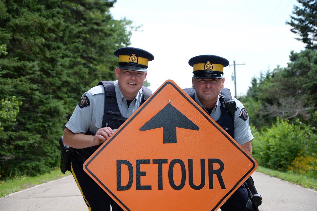What’s the difference between this Detour sign and our page? Everyone knows to follow the sign… Starting September 13, our posts will only be featured on the @RCMPPEI page and on Facebook so make sure to make the switch for all your traffic-related news.