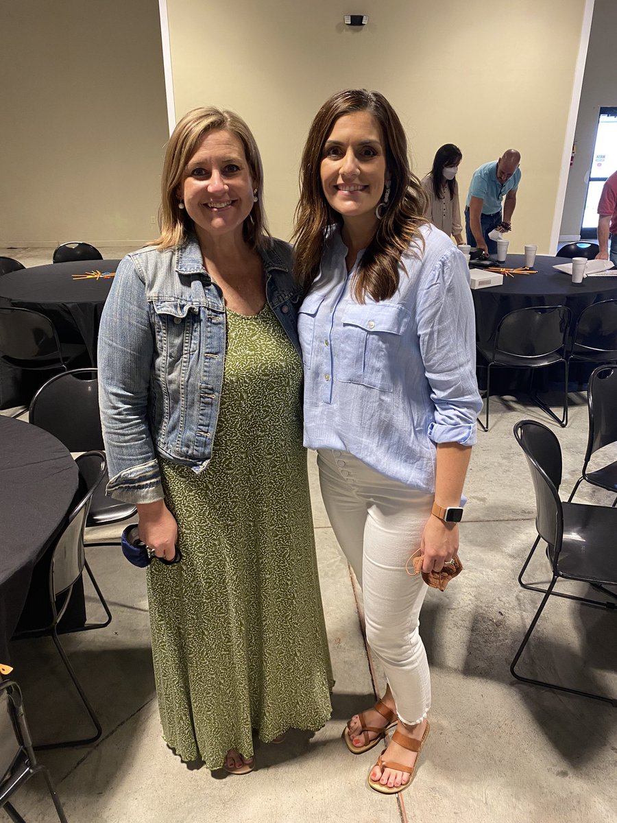 tucker_julie's tweet image. Enjoyed attending the Excellence in Education luncheon today to recognize @sshspanthers 2020-2021 Teacher of the Year, @ashleyostap! Thanks for  letting me tag along today! #rockstarteacher #wegowayback #ballerinas #phimu #JSUAlumni @EtowahChamber