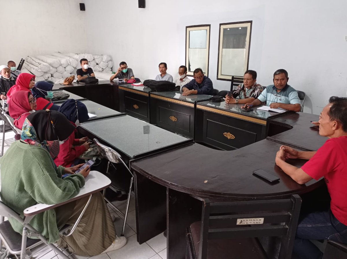 SBudi21's tweet photo. Jumat , (3/9), Setiobudi, Luhkan Kab. Lombok Timur, Mengikuti Rakor Luhkan dengan Dinas KelKan LomTim #LuhLapor ttg Kusuka
#GiatLuhkanSatminkalGONDOL
#LomTim
@brsdm_kp
@puslatluhkp
@lapregiwati
@RISET_GONDOL
@Luhkan_Lotim https://t.co/y3jnfHaBEj https://t.co/JeZywYDdlD