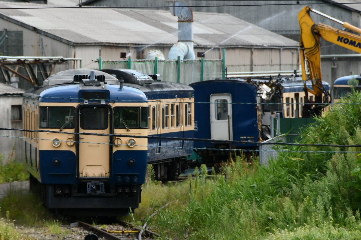 さよならスカ色 しなの鉄道115系s16編成 S26編成 長野で廃車 解体が始まる Japan Railway Com