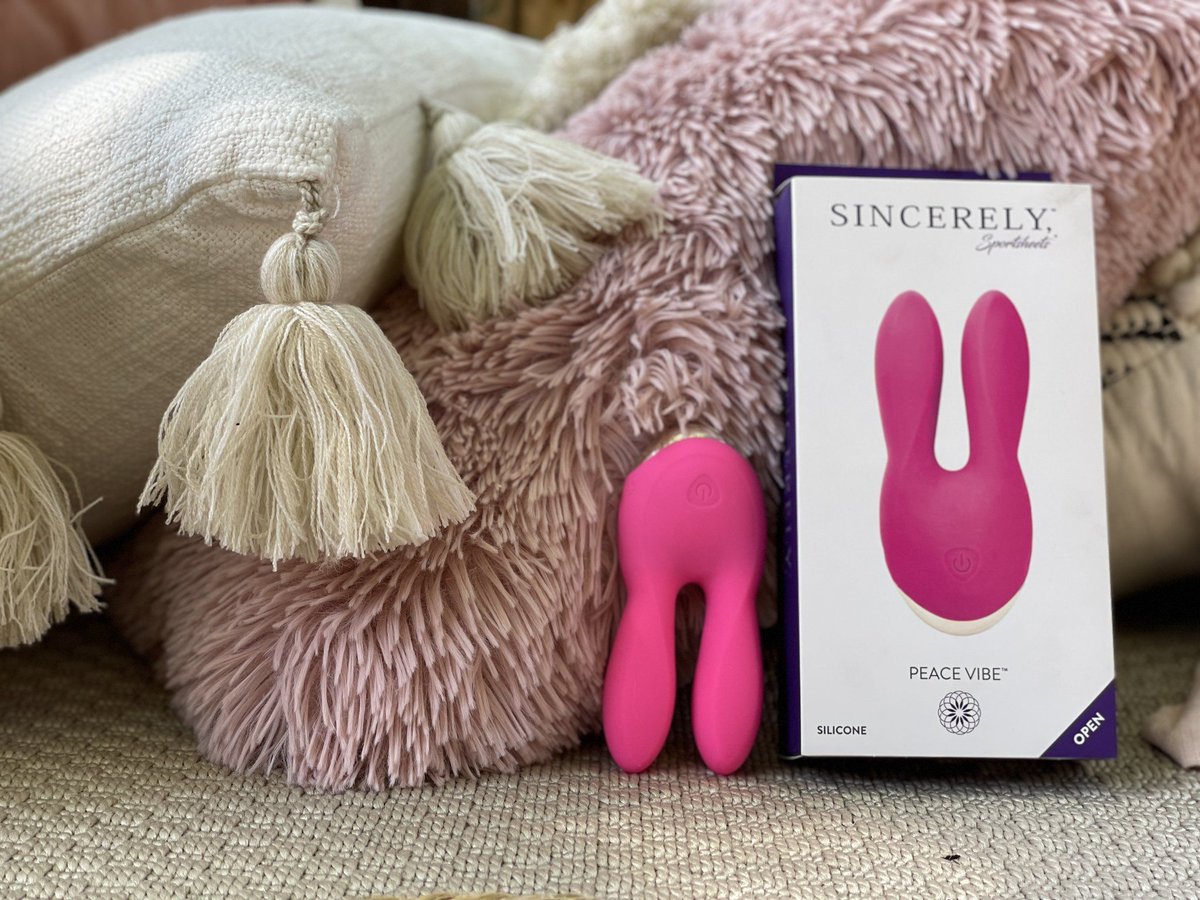 The Peace Vibe featured on <a href="/pooshdotcom/">Poosh</a> Pick of the Week!

“In a nutshell, the first time we used it, it felt so good I legit fell over on top of him.”

buff.ly/3BymjTG