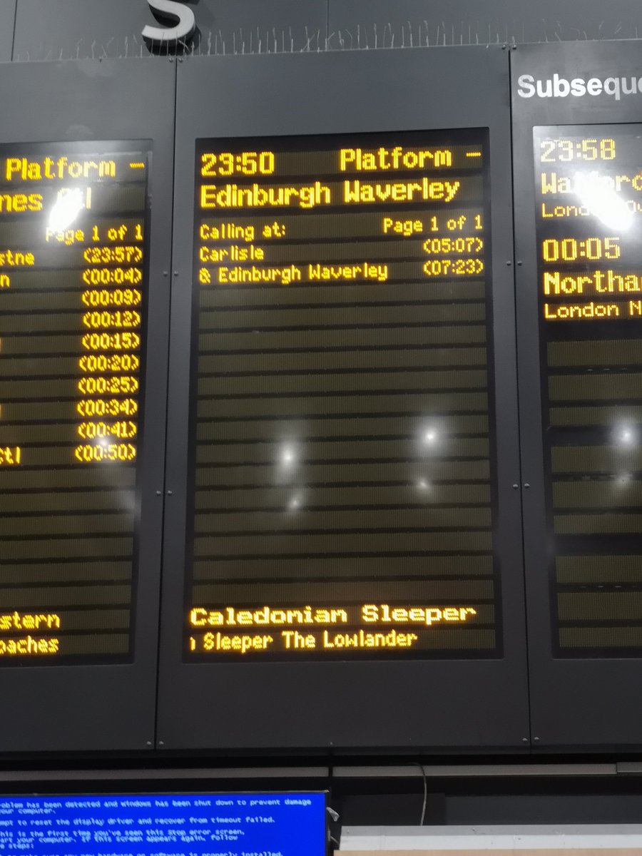 DownOnTheStour's tweet image. Good idea that @callumLtfc ✌️

It's sleeper time with Lily! She's been excited all day to ride the train with beds!💤🛏️

Shout out to the lovely @CalSleeper staff at Euston who chatted away with Lily. There a credit to you 👌

#DispatchersOfTwitter #sleeper #class92 #railtwitter