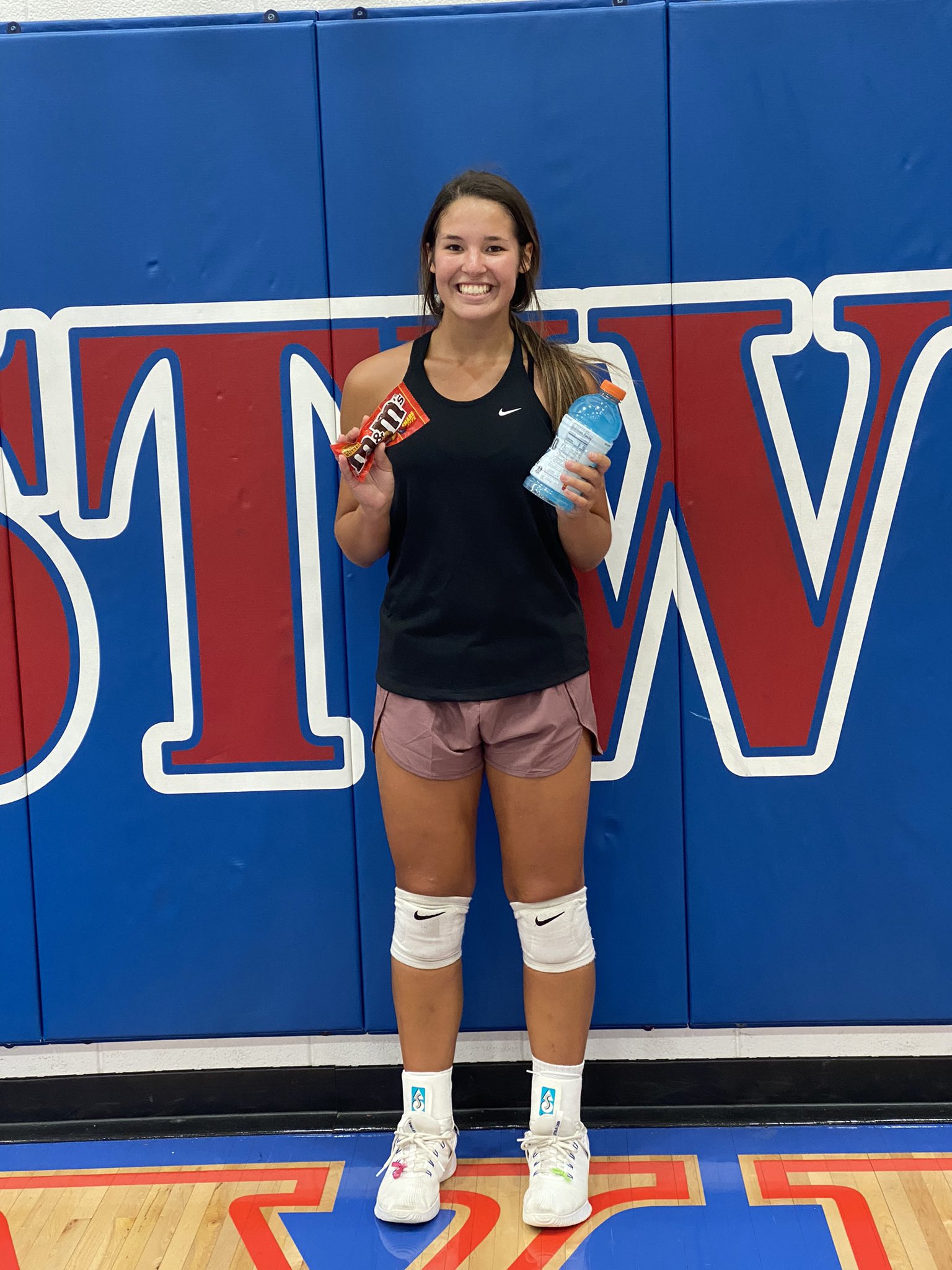 Happy 18th Birthday shout out to Liz! 