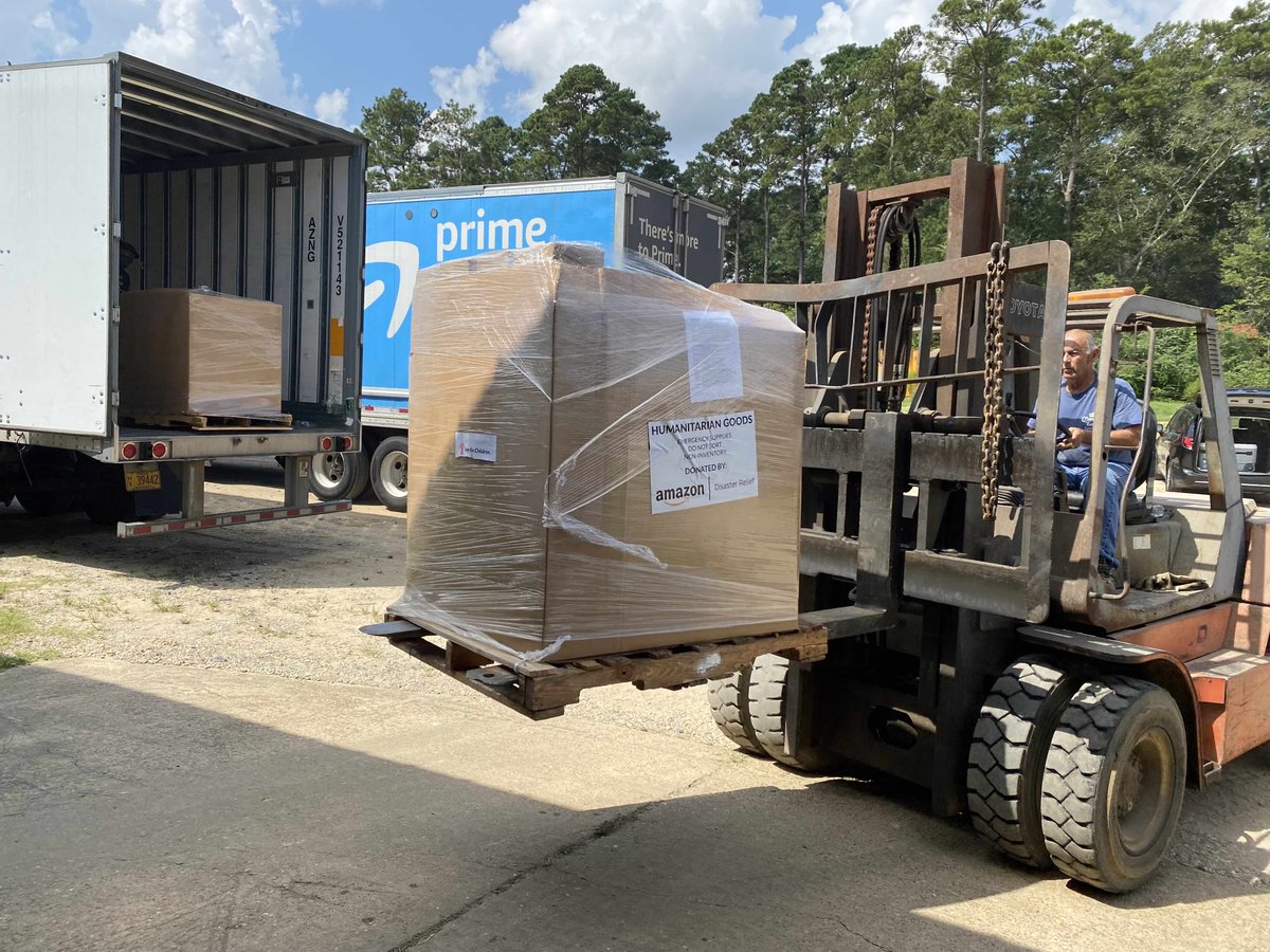 ajassy's tweet image. Thinking of communities in Louisiana following #HurricaneIda. Our Disaster Relief team sent trucks in &amp;amp; is working w/ @SaveTheChildren…getting 140,000+ Amazon-donated aid supplies like water, hygiene products &amp;amp; diapers to families today. More is on the way.