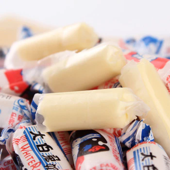 nací por mi madre, moriré por los caramelitos del conejo blanco