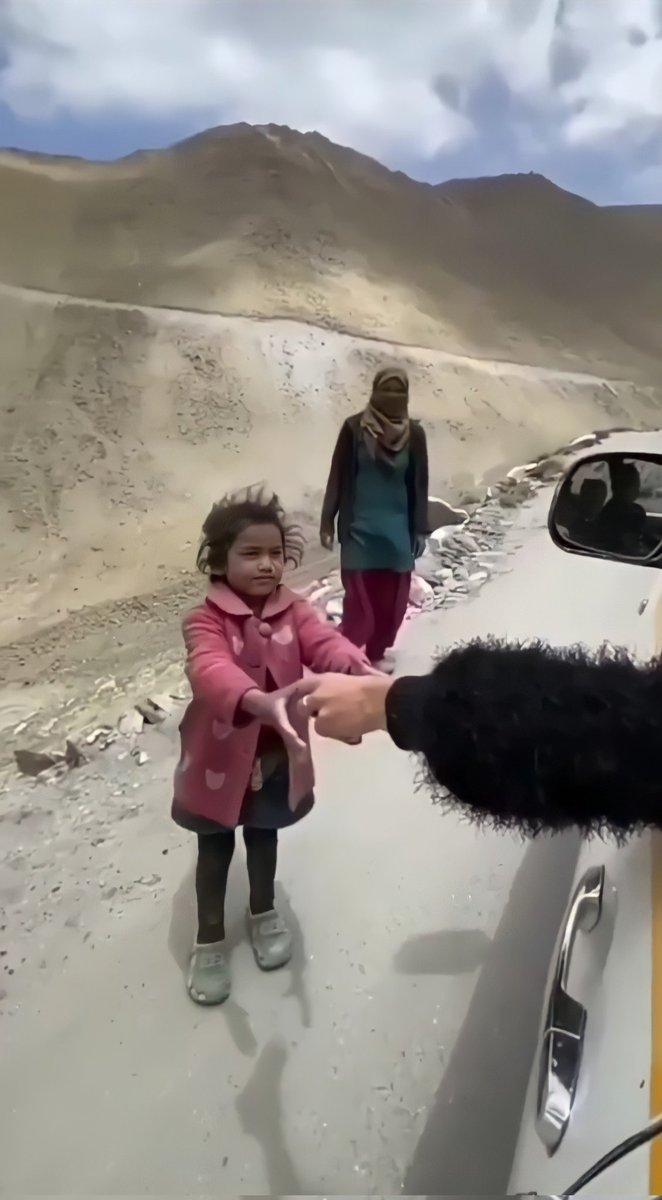 Bir fotoğraf, iki hayat. Biri seyirci biri oyuncu.