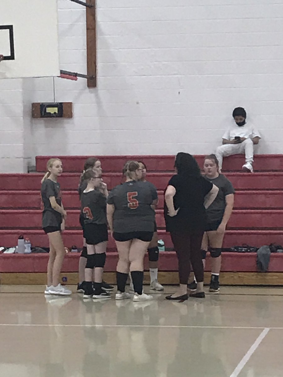 LionsAthletics's tweet image. #LCSVBALL MS Girls defeat Lakeview 25-15, 25-19 this evening!  Congrats the Coach Bremer on her first dub!