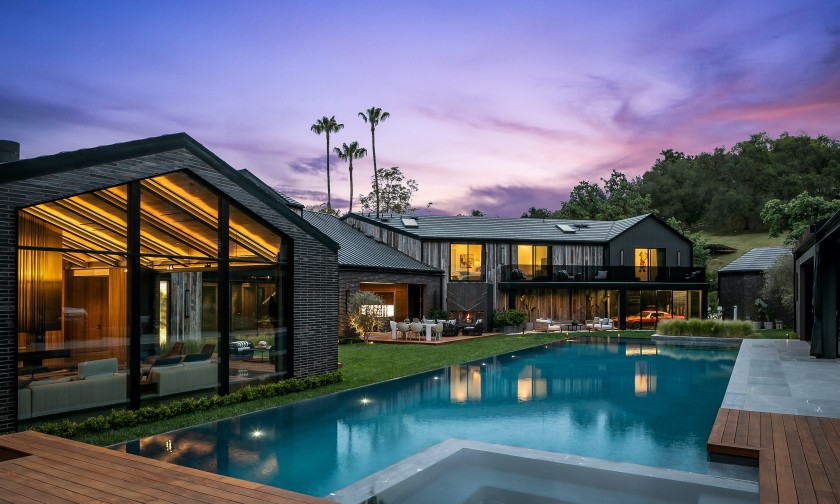 RobMauceli's tweet photo. At least we know where Ben Simmons will be during off-season.

The all-star just purchased a brand-new farmhouse in Hidden Hills for $17.5 million: https://t.co/LaN9jNTuoS. https://t.co/3IQPzQmXaT