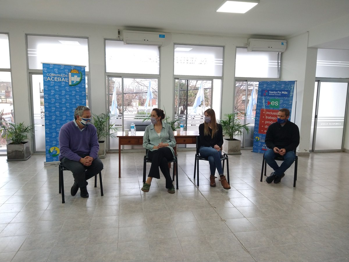 ErikaGonnet's tweet photo. En el día de hoy visité las localidades de Acebal y Pueblo Andino con el objetivo de continuar fortaleciendo los proyectos ambientales que el @GobSantaFe impulsa a través del Ministerio de Ambiente y Cambio Climático. https://t.co/nXWRvP8zlD