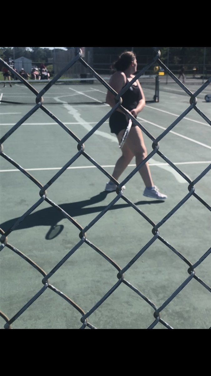 Varsity picks up back to back 5-0 wins yesterday and today over Princeton &amp; Colerain. After playing  47 career varsity matches at doubles, Molli played in her first career singles match today and won 6-0, 6-0! #HighlanderStrong #BringTheQi