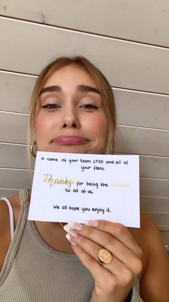lovesscarpenter's tweet photo. linda amor🥺💘 https://t.co/LPhDaBsVUy
