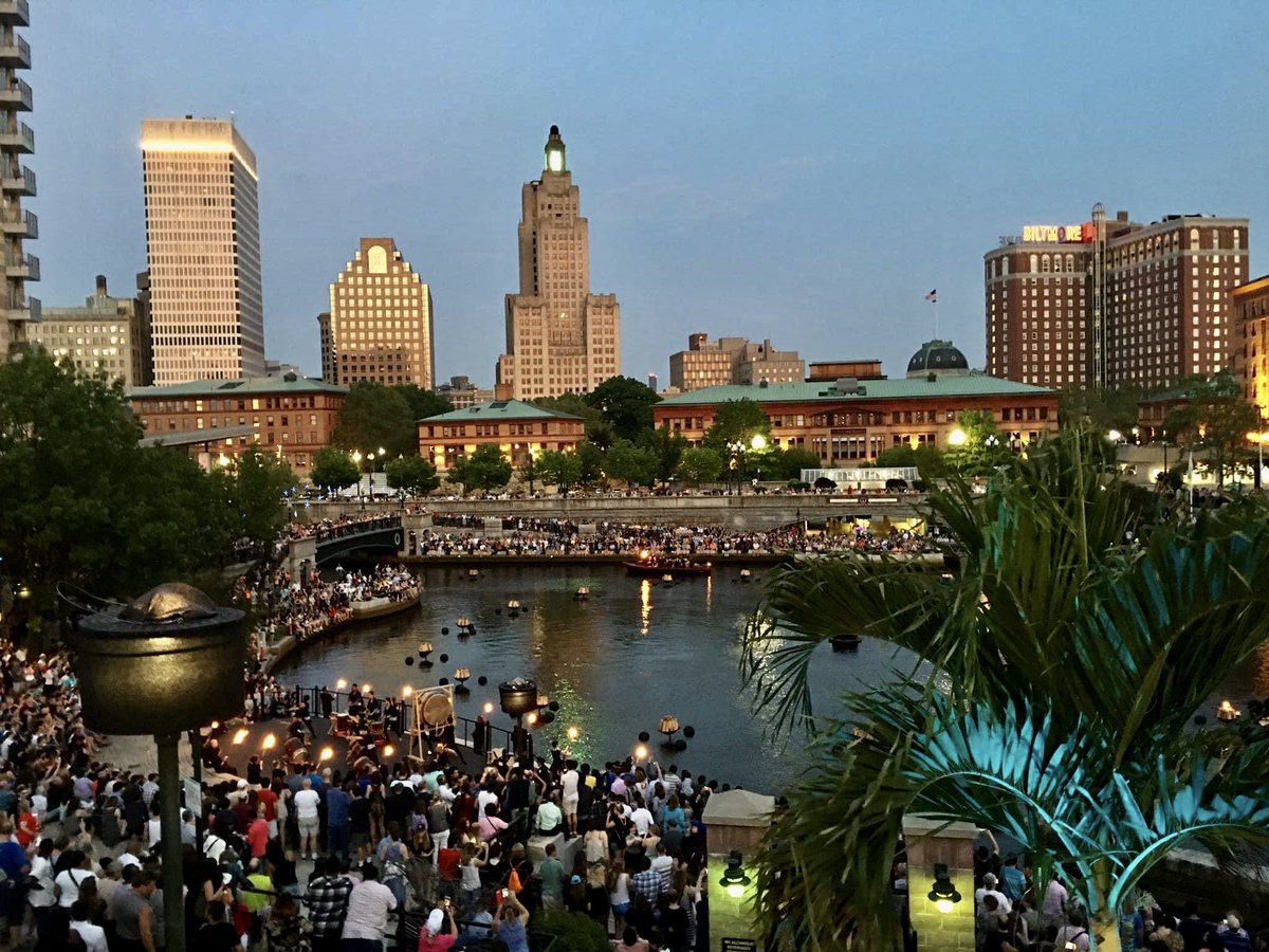 🔥WaterFire is Back🔥

Starting this weekend on Saturday, September 4th, the first lighting will take place since the pandemic started with a full display to thank the COVID heroes, including essential workers. Come on out to experience it!

Schedule:
waterfire.org/our-2021-water…