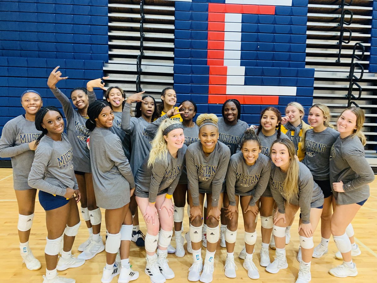 Great 1st day ⁦<a href="/CCISD/">CCISD</a>⁩ tournament! Undefeated and headed to the Gold bracket on Saturday!