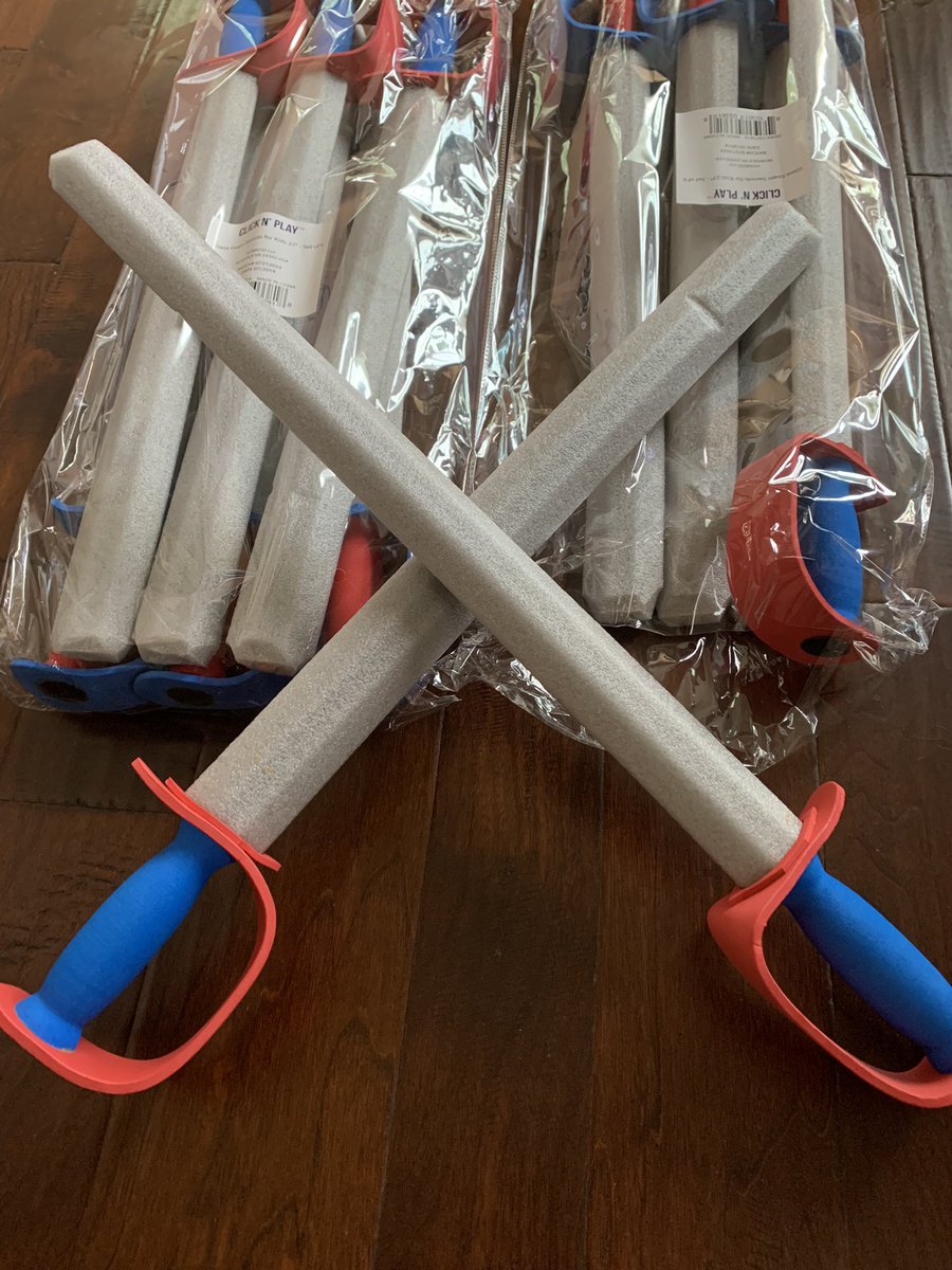 drseanmullen's tweet image. Tomorrow, for Play &amp;amp; Playfulness for Health we will explore the benefits of play via #playfighting 

Students will learn how being playful is challenging when your ego is involved. We’ll leave our egos inside &amp;amp; have fun w/outdoor swordplay
@AHSIllinois @KCHillinois @news_gazette
