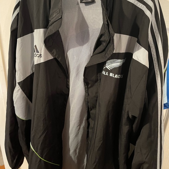 BernardGJacobs's tweet photo. So good I had to share! Check out all the items I'm loving on @Poshmarkapp from @jatArt2021 #poshmark #fashion #style #shopmycloset #adidas #espaa #allblacksrugby: https://t.co/lF7wiTq9tW https://t.co/BW53duNbbL