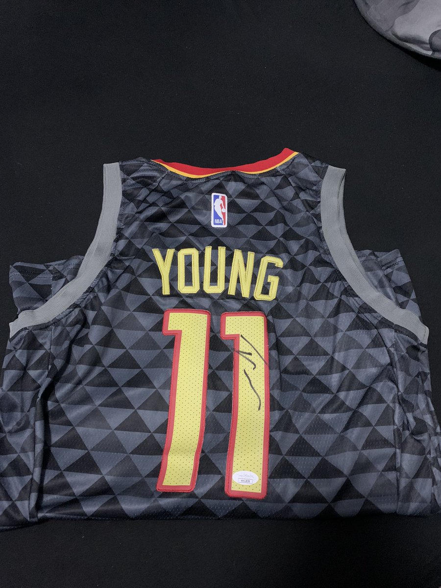 ZachsCards tweet media