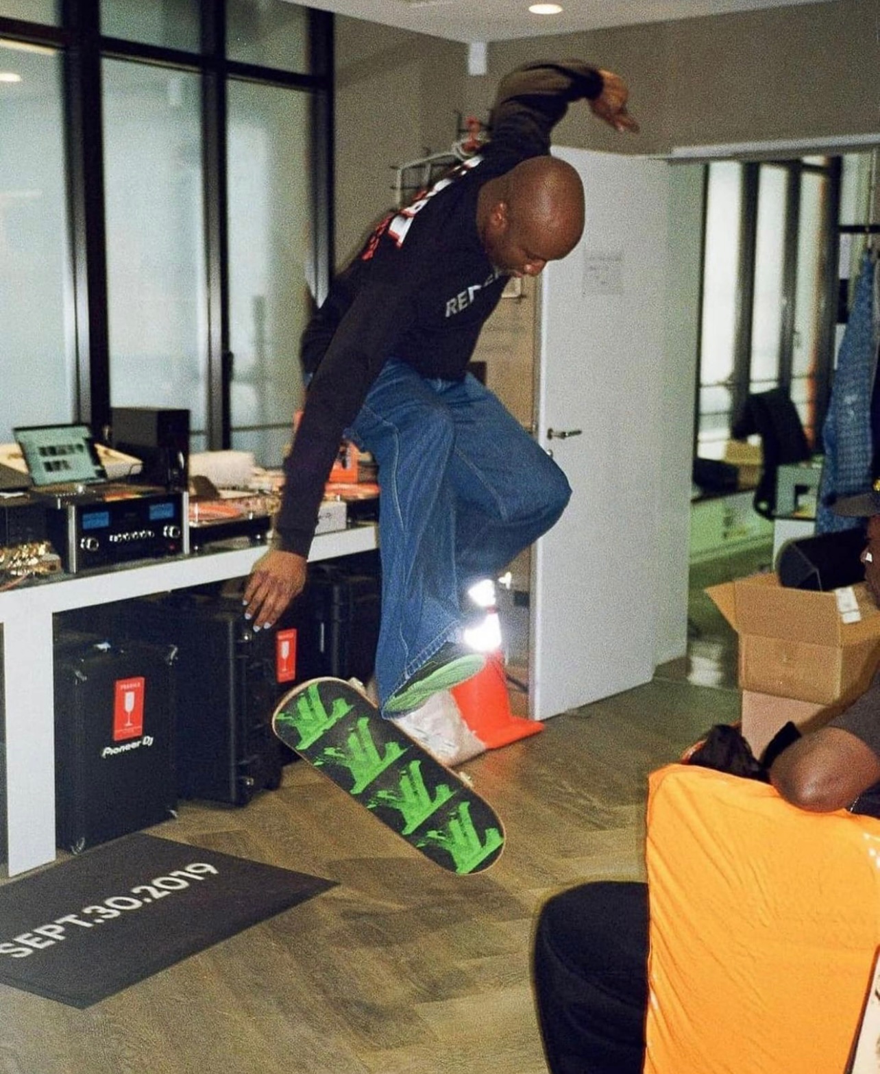 virgil abloh louis vuitton skateboard