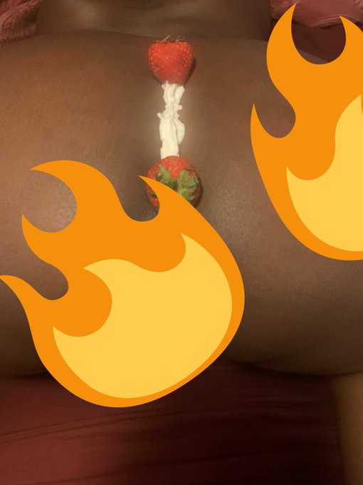 ❤️&zwj;🔥❤️&zwj;🔥❤️&zwj;🔥Strawberries and whipped cream. findom cashslaves cashpig ncfindom finanicaldomination paycashpig