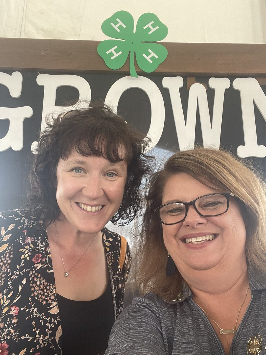 vealt's tweet image. Farm Progress Show a great reunion of friends! Love our ACES family!