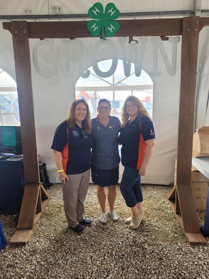 vealt's tweet image. And surrounded by great colleagues! Farm Progress Fun!