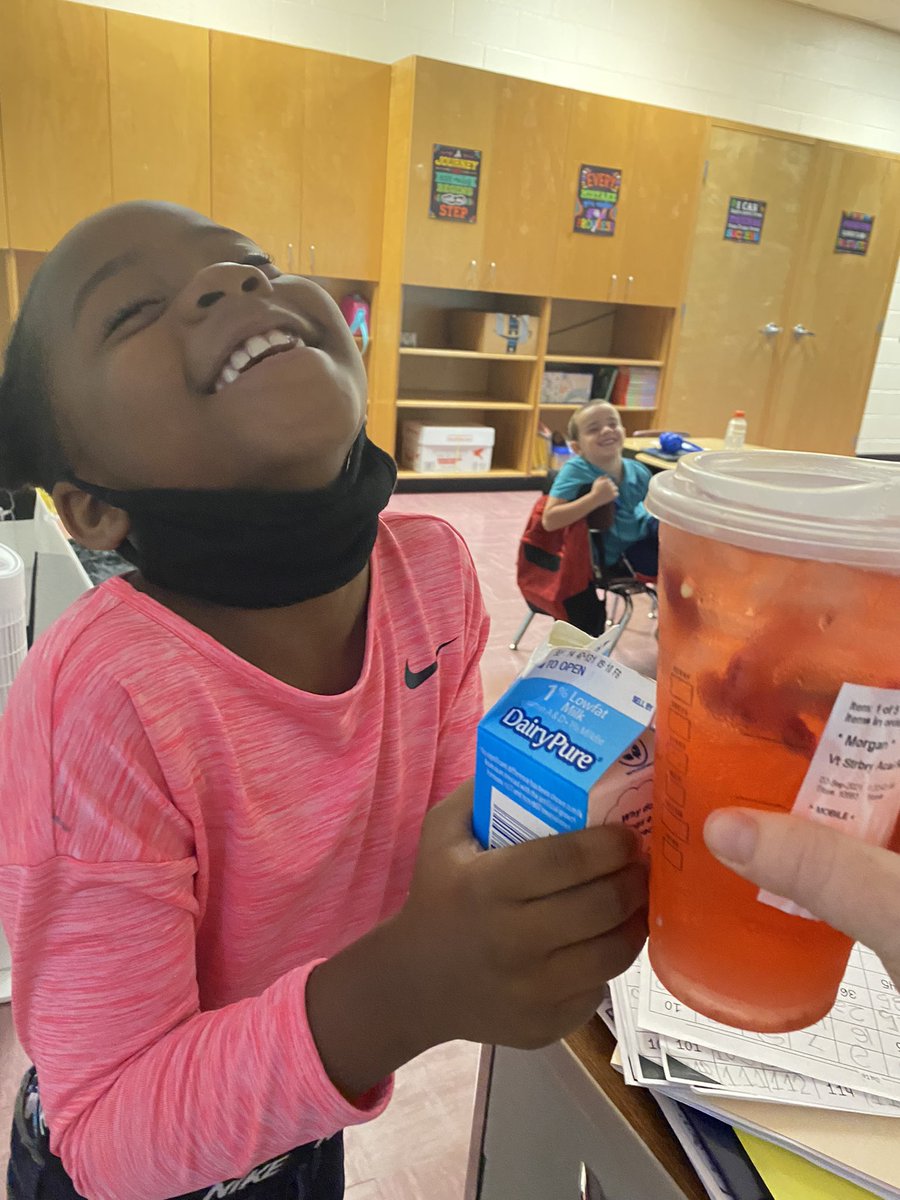 🎉Cheers🎉 to learning how to open your own milk! School’s not just for academics, you know?! @RCE_HCS #fueledbyenthusiasm #lifeskills