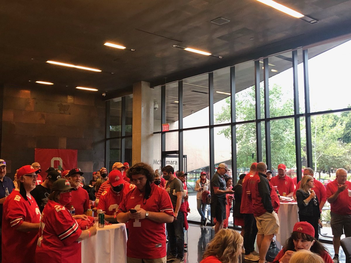 OhioStateAlumni's tweet image. Big thanks to the @OSUAlumniMN Club for hosting a pregame event tonight! #BuckeyeForLife #GoBuckeyes