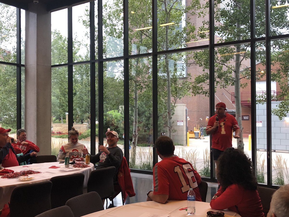 OhioStateAlumni's tweet image. Big thanks to the @OSUAlumniMN Club for hosting a pregame event tonight! #BuckeyeForLife #GoBuckeyes