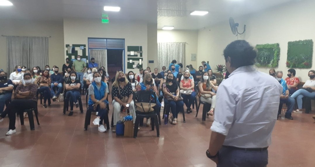 En el Complejo Turi- Deportivo de UDPM en Jardín América con gran concurrencia de delegados escolares, se llevó adelante una importante reunión con los referentes sindicales del Departamento San Ignacio.
Estuvieron presentes Miembros de CD de UDPM con <a href="/grillo141/">Ruben Dario</a>