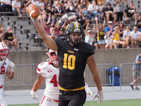 I am blessed and excited to receive an offer from DePauw University!🙏🏼 <a href="/qbdietz/">Brett Dietz</a> <a href="/RoryMannering/">Rory Mannering</a>