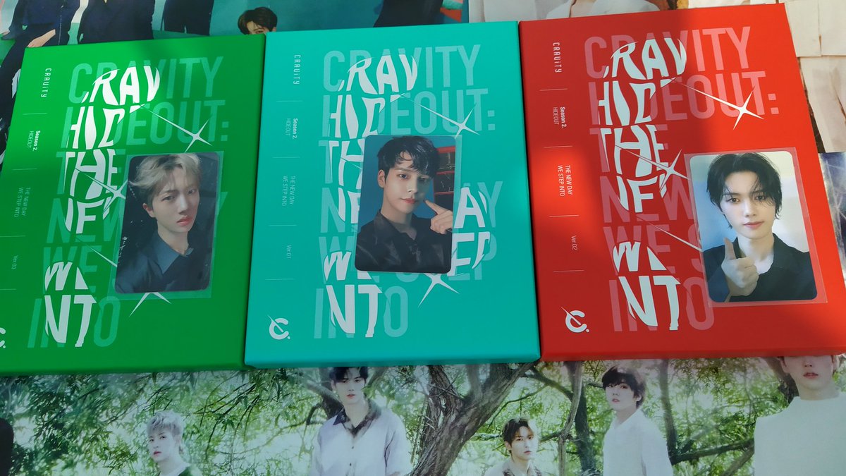 laliwanted's tweet image. Feedback super positivo para a @HoshiStore, meus álbuns chegaram super bem embalados e o atendimento é excelente ♡