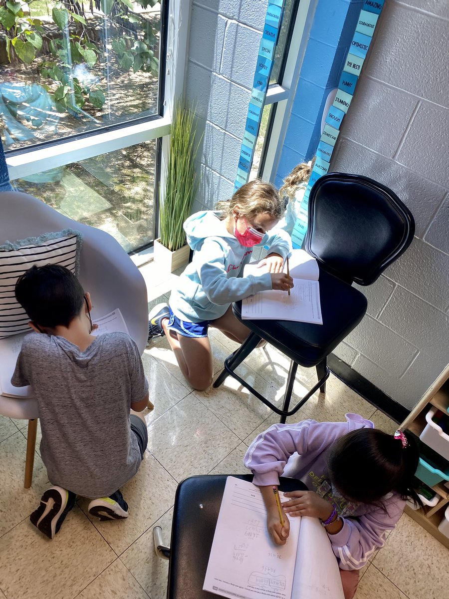 namba1teacher's tweet photo. Teamwork makes the dream work! Proud of the conversations and encouragement I heard in our classroom today! @WeAreRiverdale #engagetheraider https://t.co/20q4bVYq23