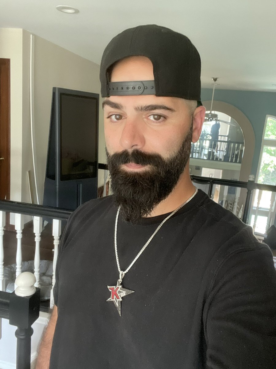 KEEMSTAR's tweet photo. This dude is actually 4 years younger than me….. 😂😂😂 https://t.co/1Fxu0v2mnA