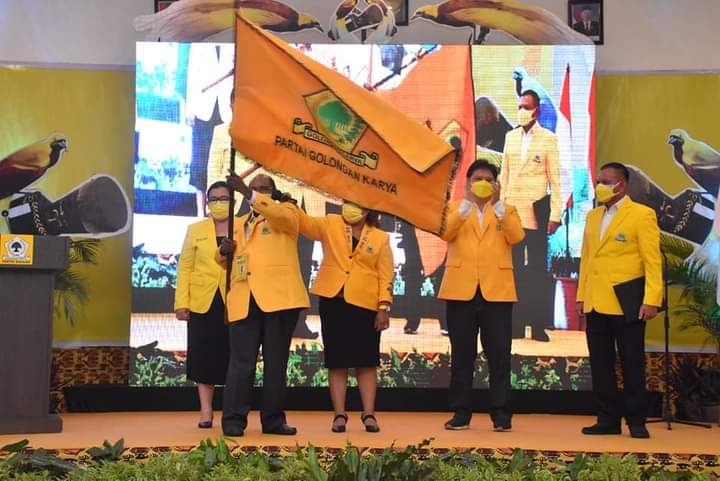 LamberthusJ's tweet photo. Kami akan berupaya lebih keras lagi, agar Kota Sorong bisa turun ke level 2, atau bahkan bisa menjadi zona hijau. Ini merupakan bentuk pelayanan nyata, yang kami berikan sebagai pemerintah dan kader partai kepada masyarakat. #SorongMaju @kabargolkarnews @fraksigolkar https://t.co/ddeMQ8JZWI